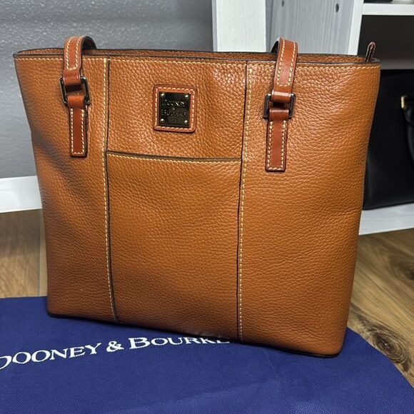 ⚪️Dooney and Bourke Pebble Grain  Lexington, Color: sand with dust bag - Picture 2 of 14